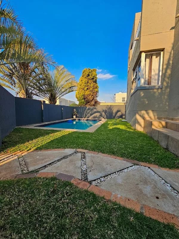 Rush Home Real Estate in Woodmead
