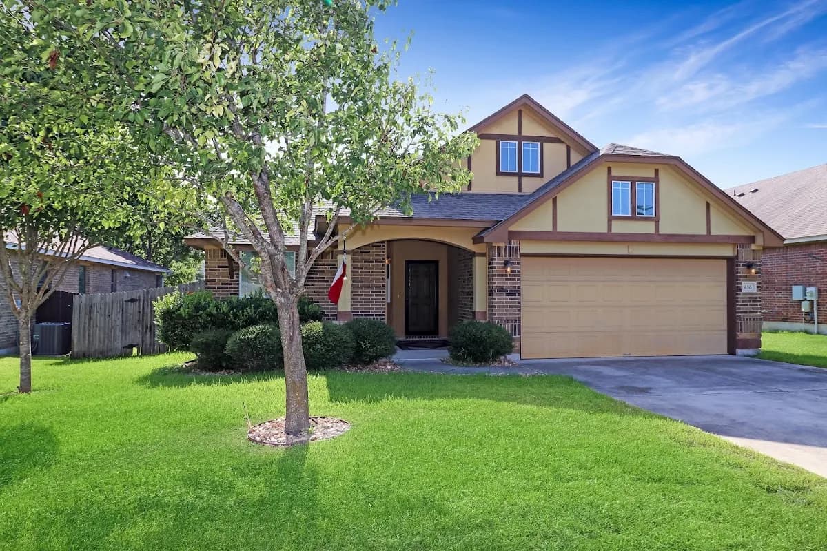 Donna Harris- DonnaHomes, powered by JPAR Real Estate in South Congress / SoCo