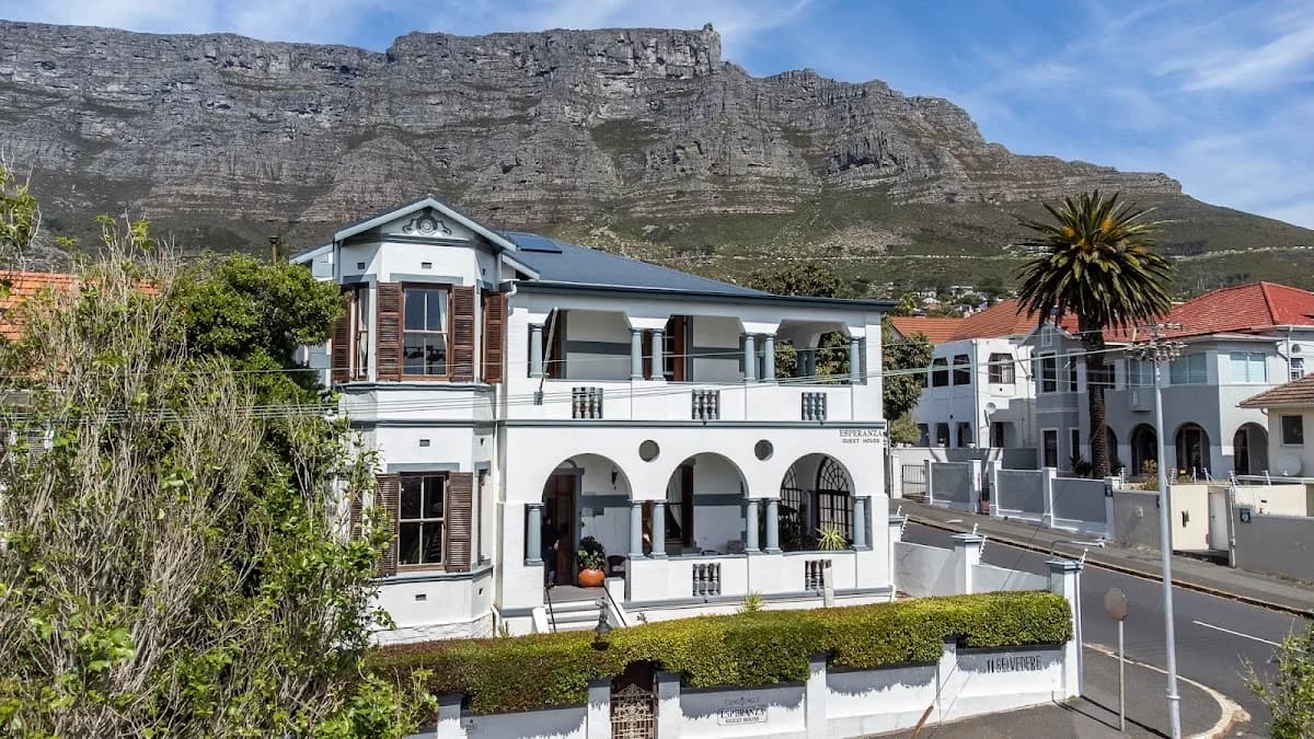 Adél Louw Oranjezicht - Chas Everitt Estate Agent in Gardens