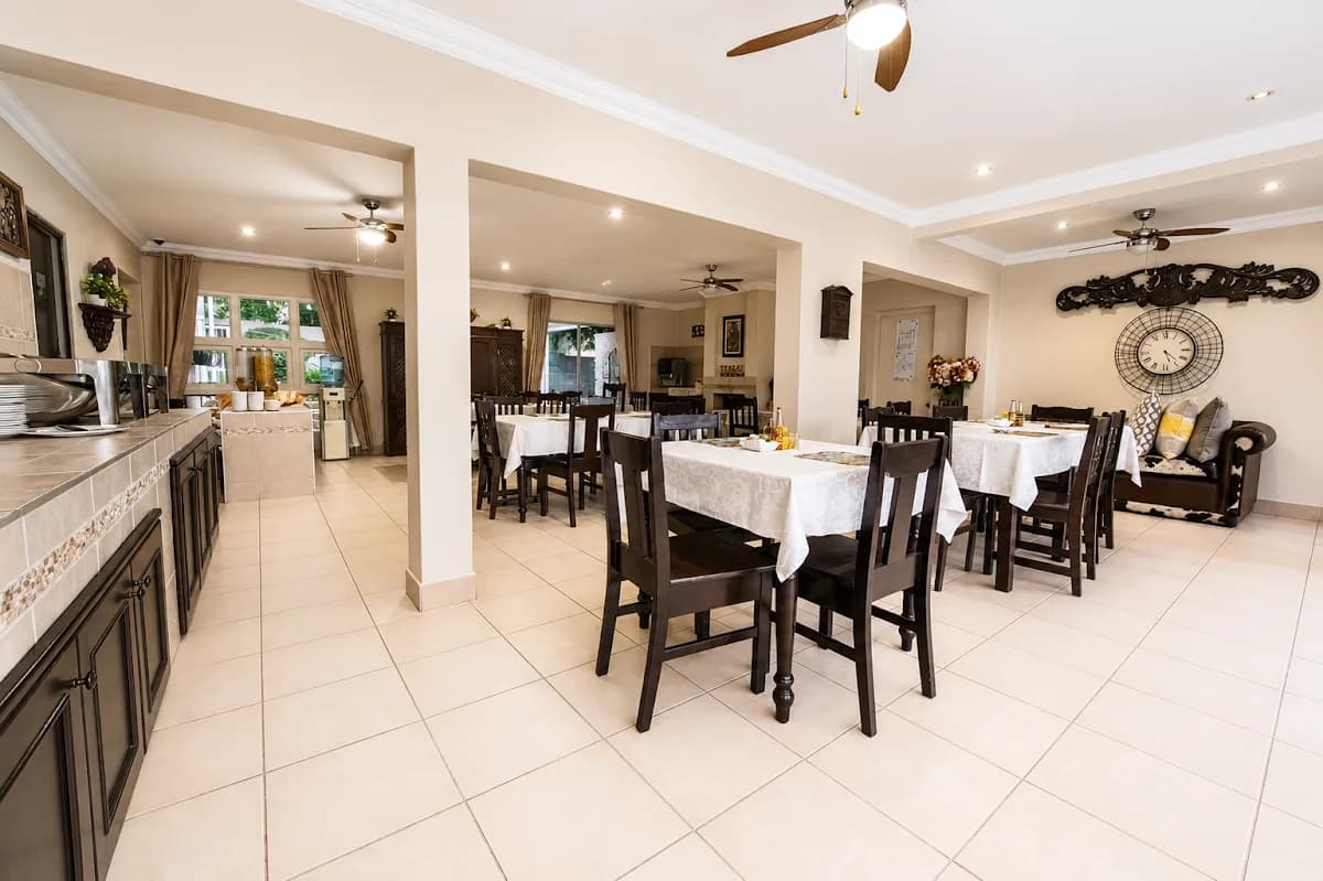 Oaklands Inn & Conference Centre in Randburg