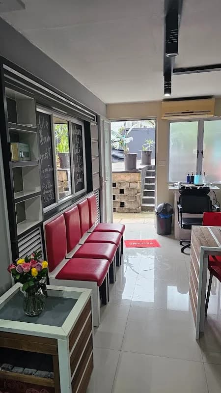 Nails & Zen Beauty Salon in Morningside