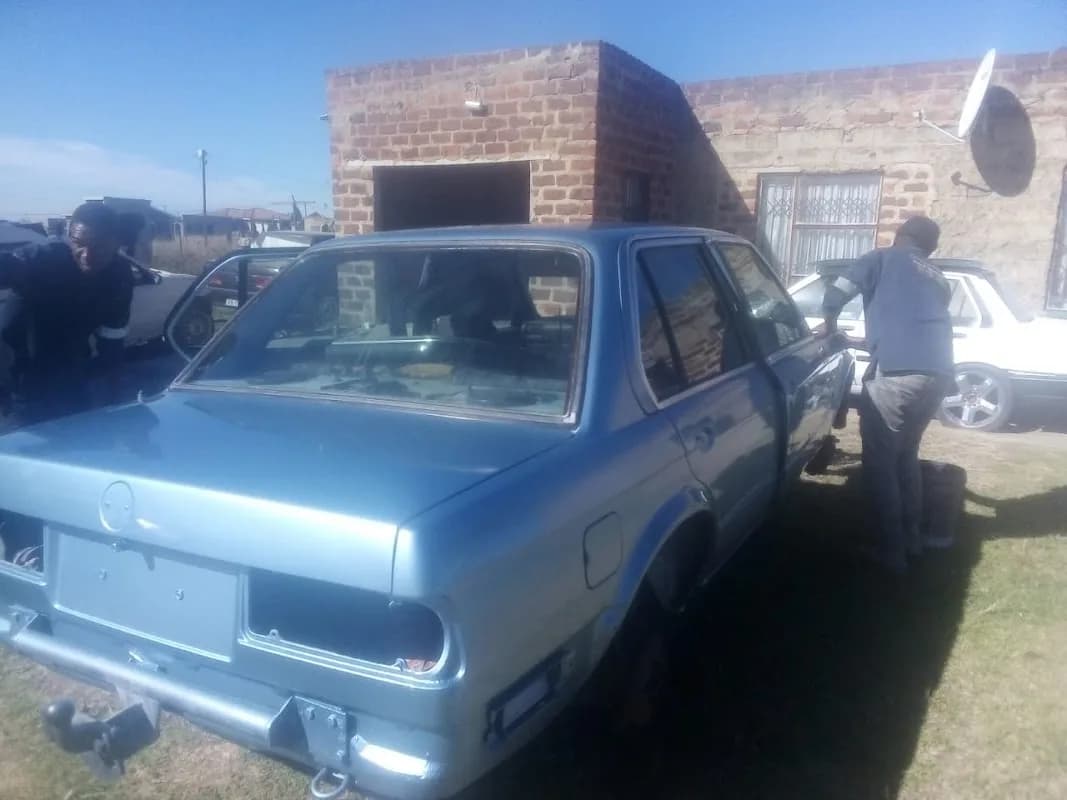 Emangwaneni Panel Beaters in Osizweni