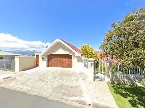 Short Term Rental Somerset West in Somerset West CBD