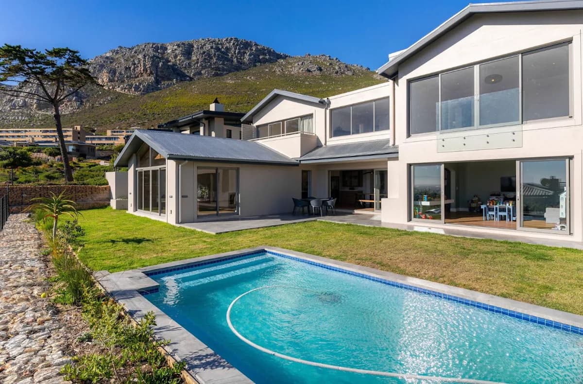Vaughn Barkhuizen Estate Agent in Stonehurst, Silvertree, Steenberg and Cape Gated Estates / Constantia in Constantia