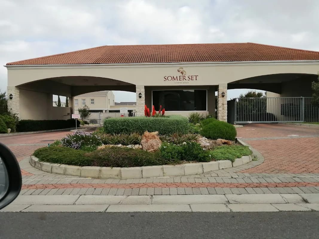 Somerset Country Estate in Strand