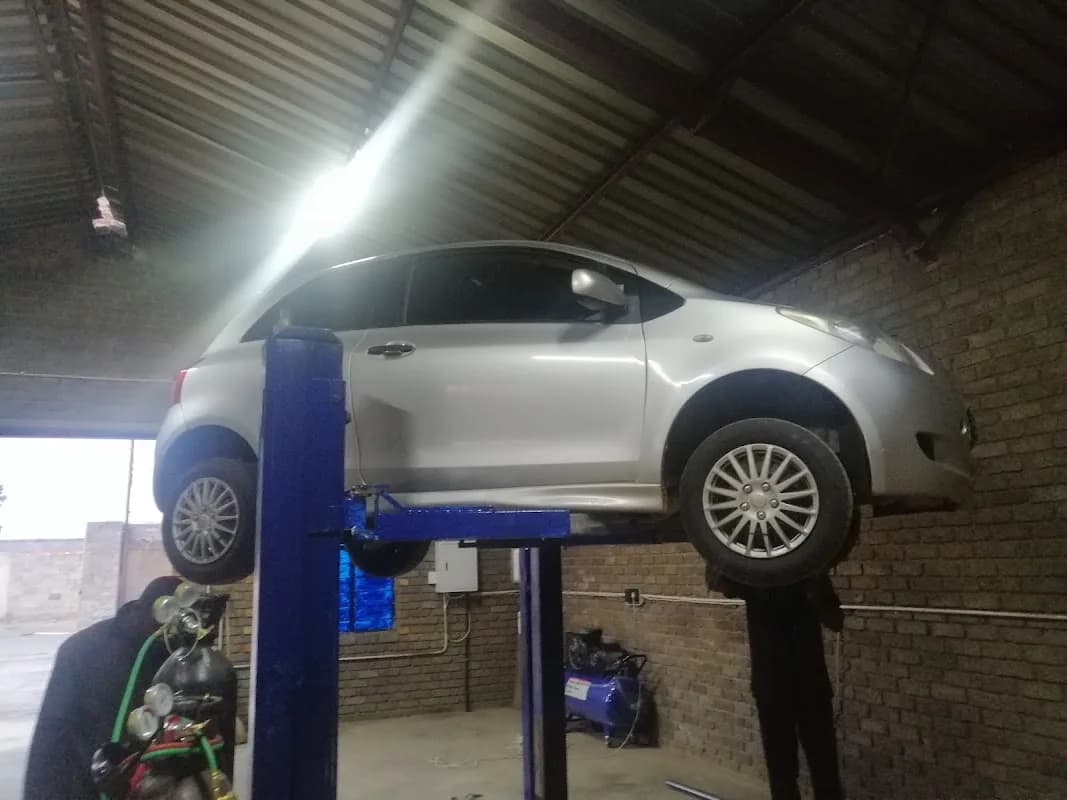 E AUTO CENTRE in Soweto