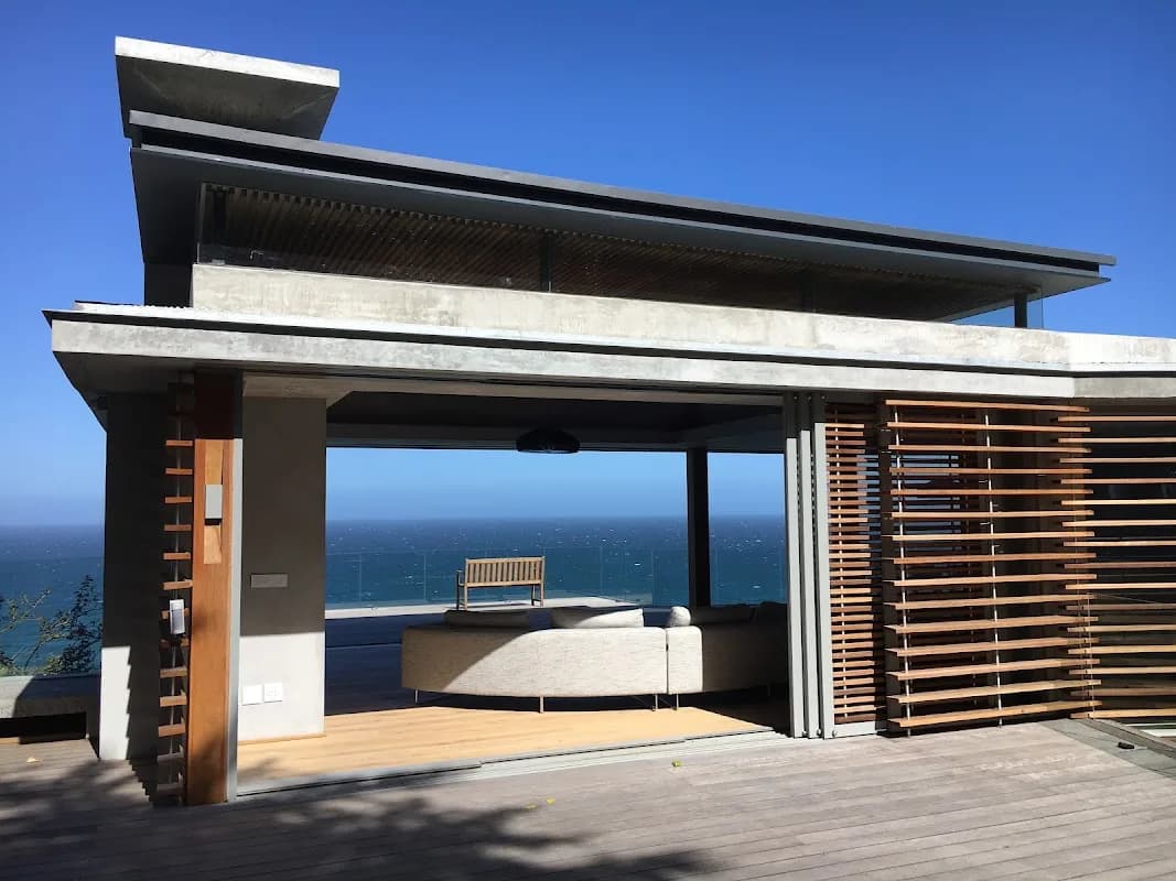Stuart Thompson Architects in Tokai