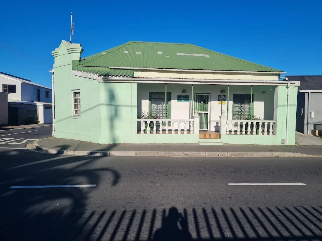 Short Rest (Hourly Rooms) - Wynberg in Wynberg