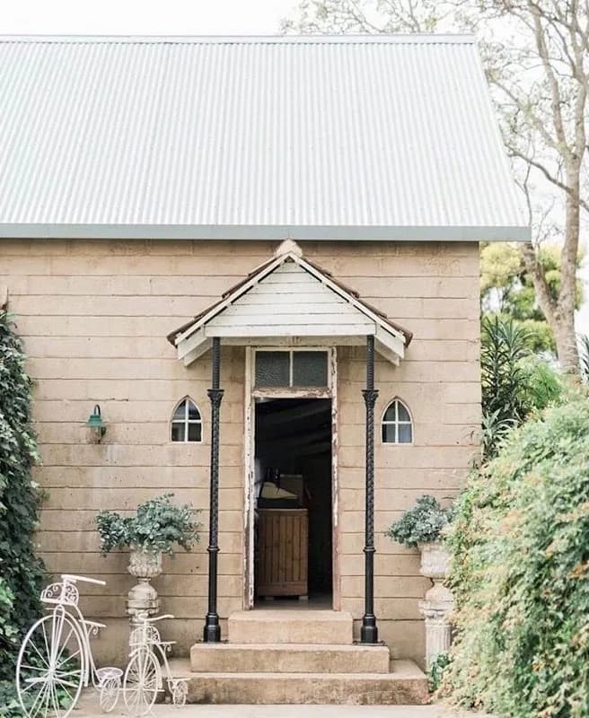 BARKER MANOR KLOOF in Westmead