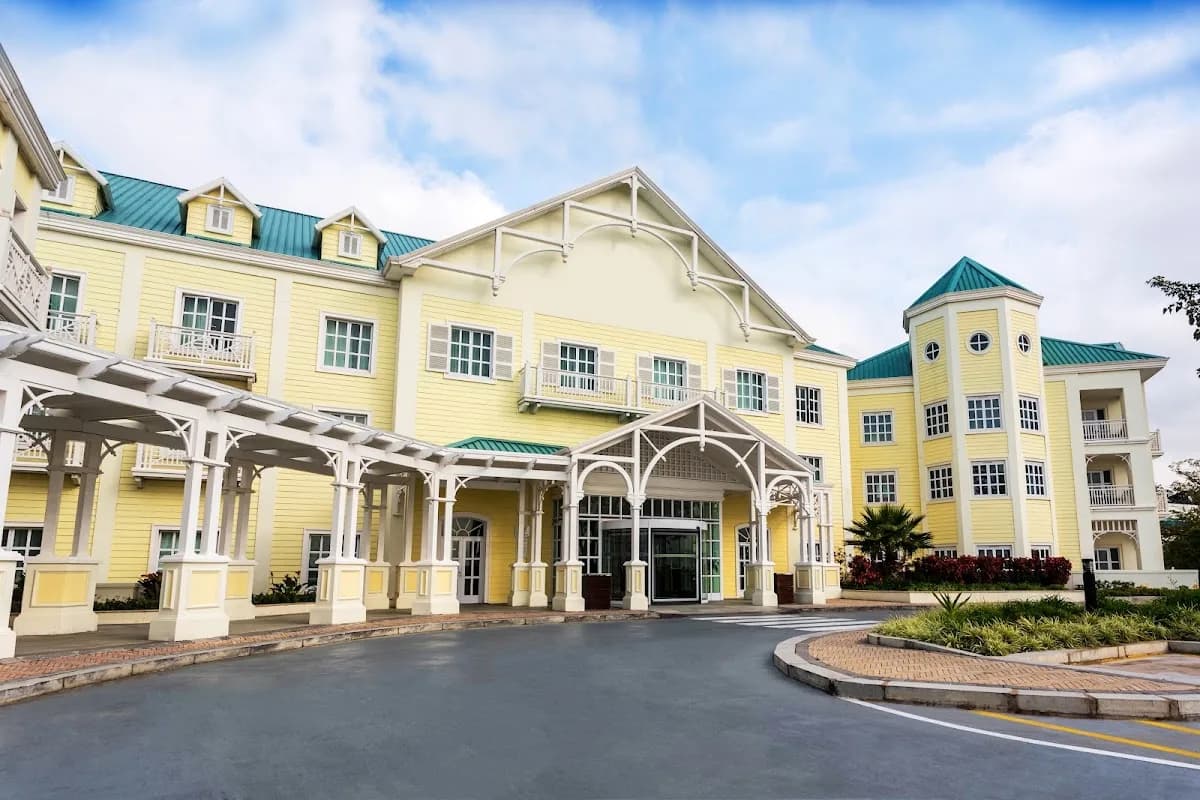 Hemingways Hotel in Vincent
