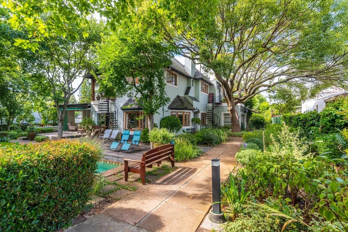 Hedge House in Claremont