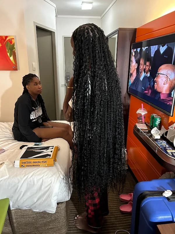 Mmeso's Beauty Bar mobile hairdressers (Braids house calls) in Johannesburg CBD