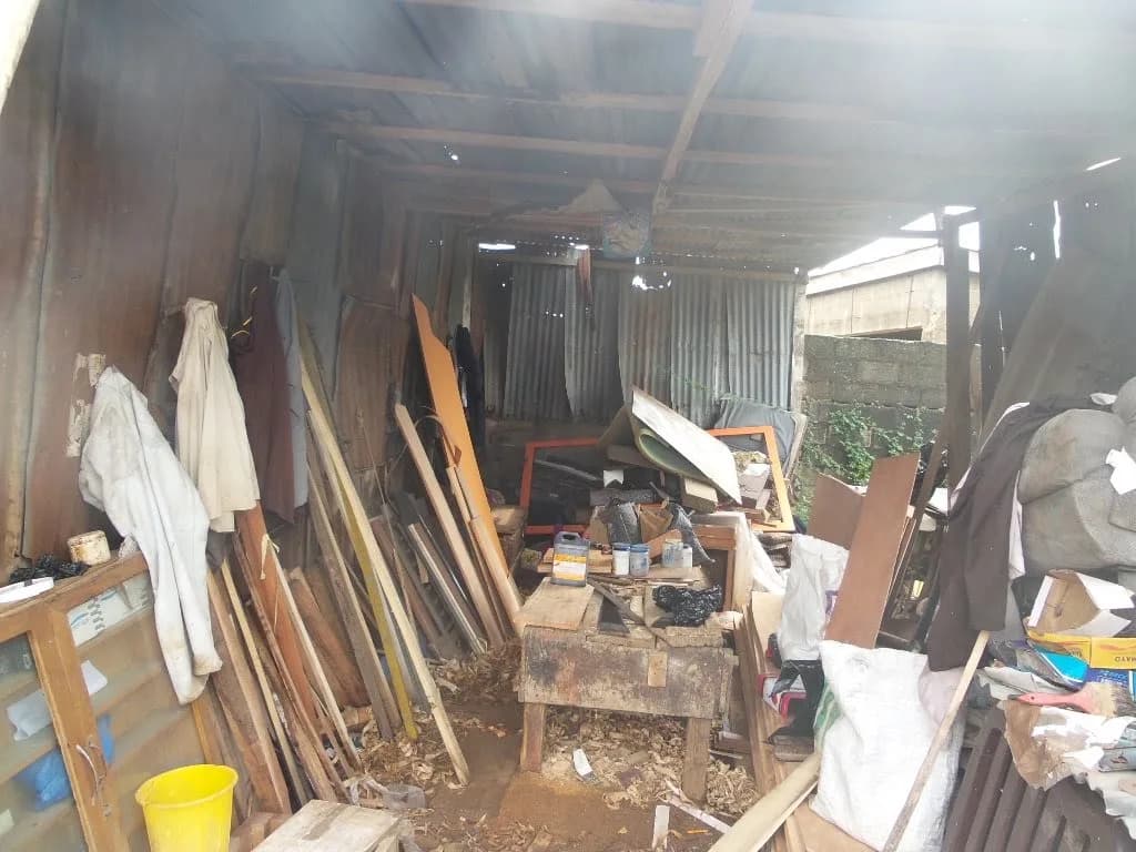 Sola Furniture Shop in Ketu