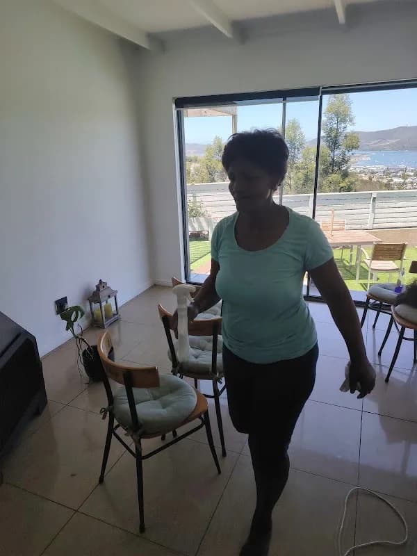 Cleaning Girls in Knysna CBD