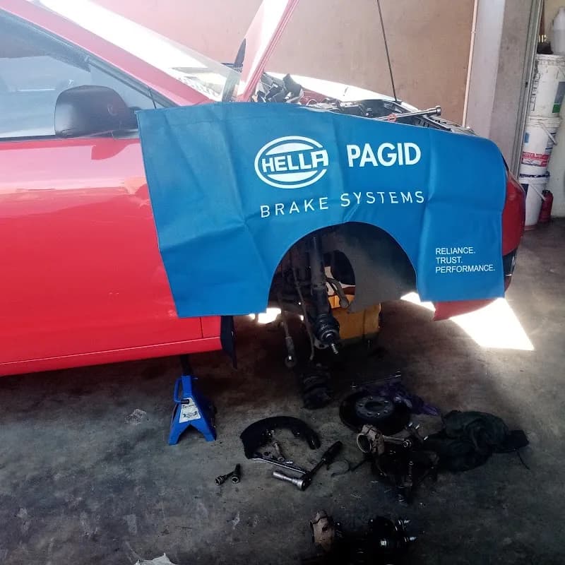 Les Auto service in Birch Acres