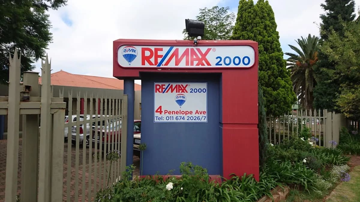 RE/MAX Town and Country - Florida in Dobsonville
