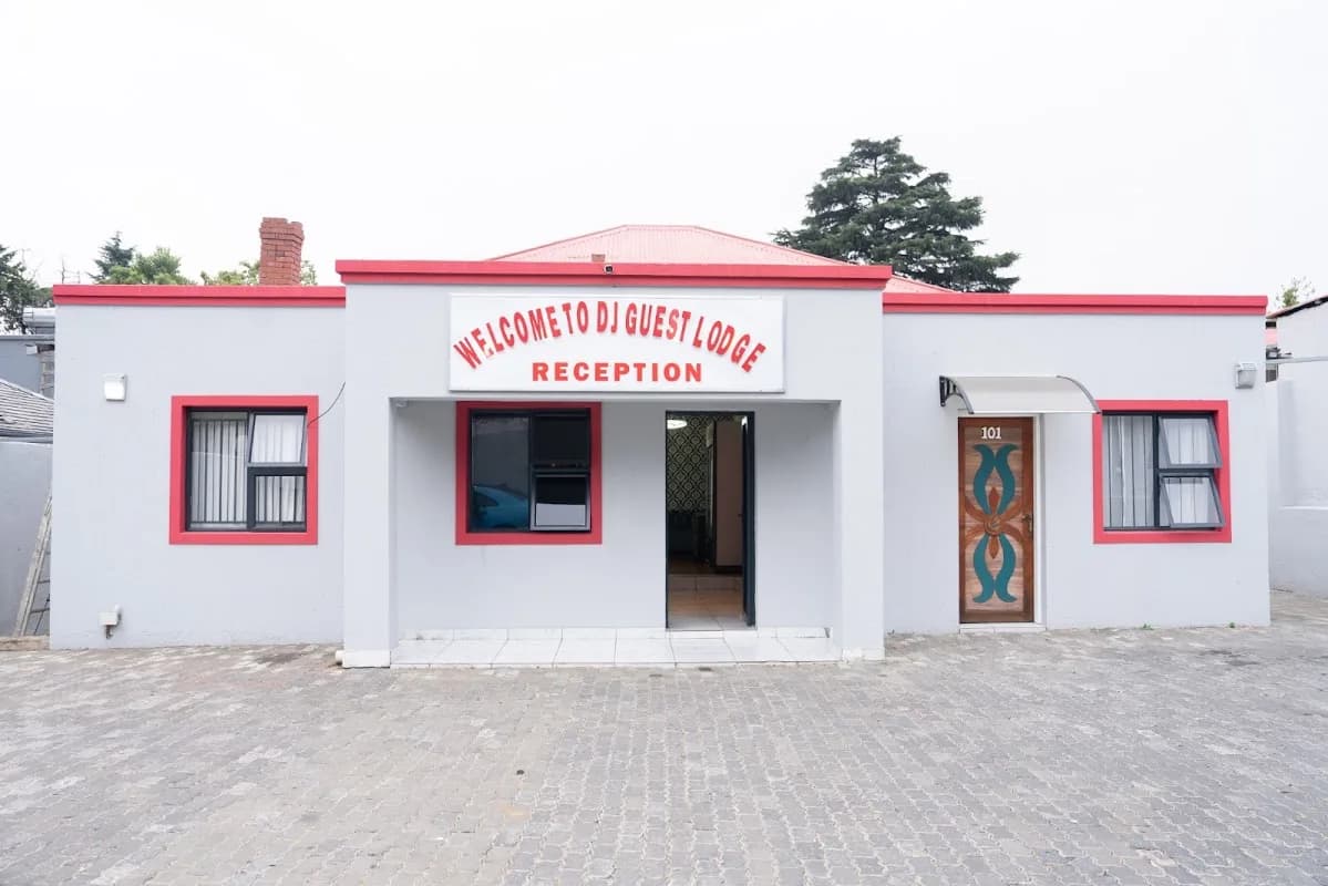 DJ GUEST LODGE in Norwood