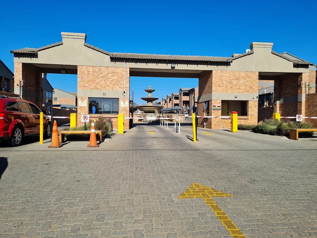 Ravenswood Mews Complex - Boksburg. in Boksburg CBD
