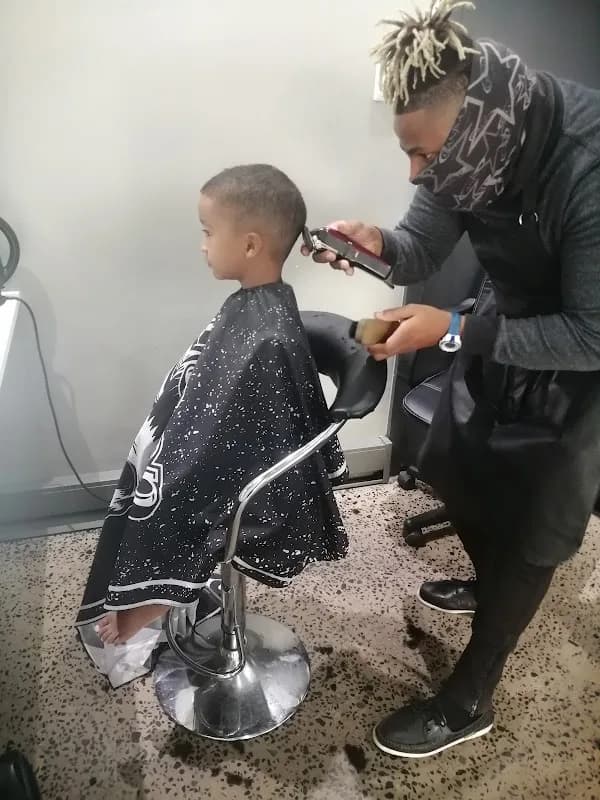 Aidon's Barber Shop in Die Boord