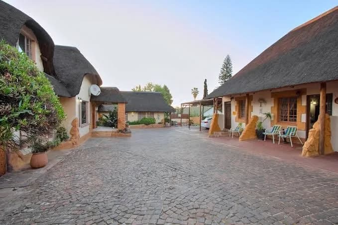 All over Africa Guest House in Kempton Park