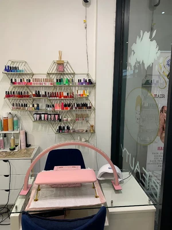 Clara Nails Bar in Illovo