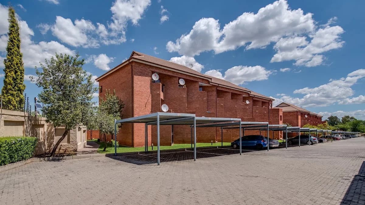 Jozistay - Savannah Self-Catering Apartments - Honeydew in Ruimsig