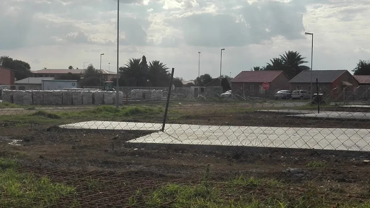 Sekgodiso P R in Evander