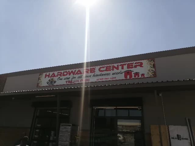 HARDWARE store in Roodepoort
