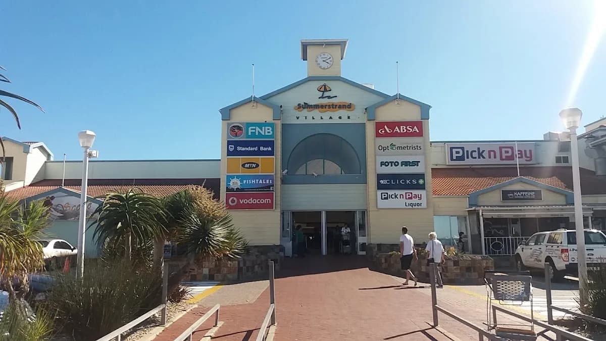 Clicks Pharmacy Summerstrand in Summerstrand