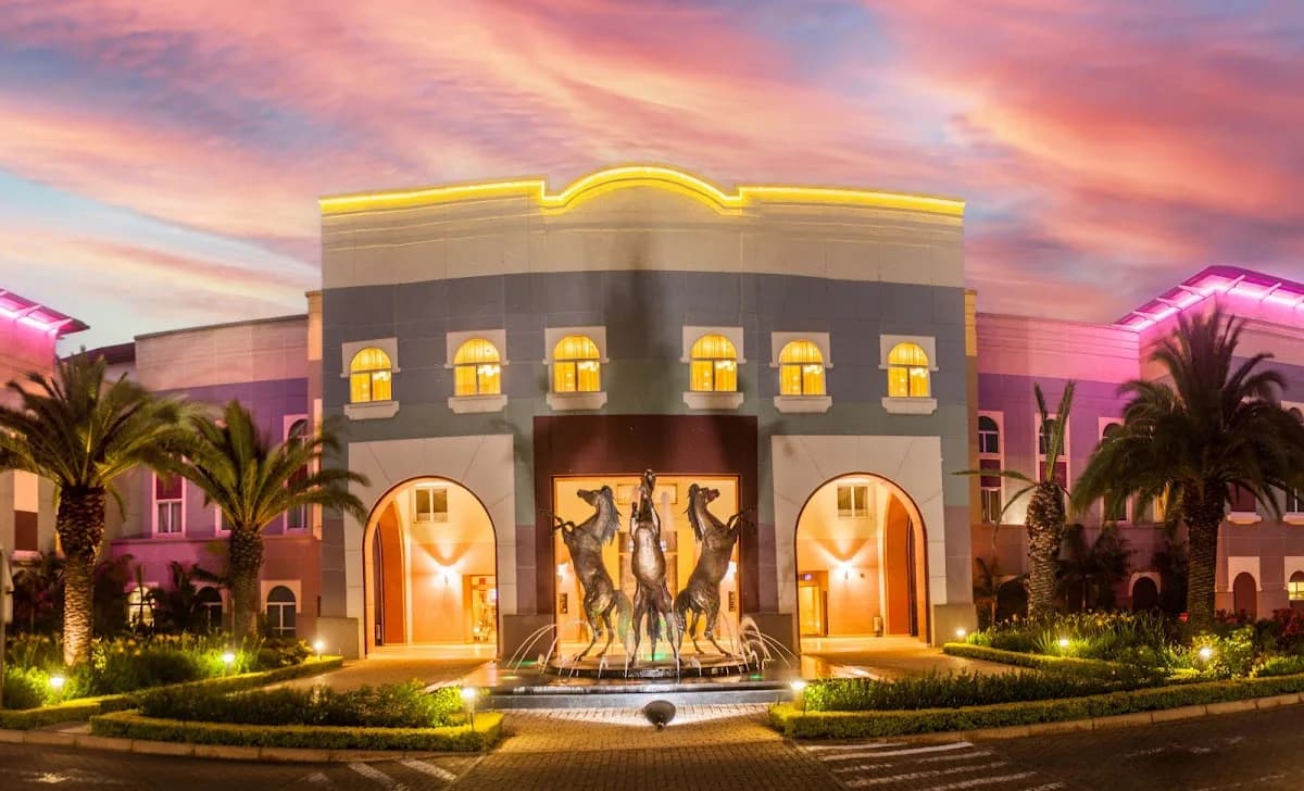 Golden Horse Hotel in Northdale