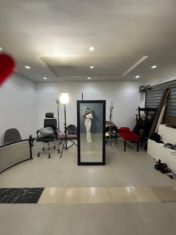Coco_thriftstore in Wuye