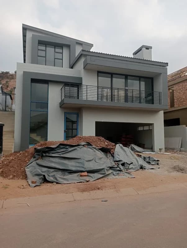 Sipeliti Building Contractors in Pimville