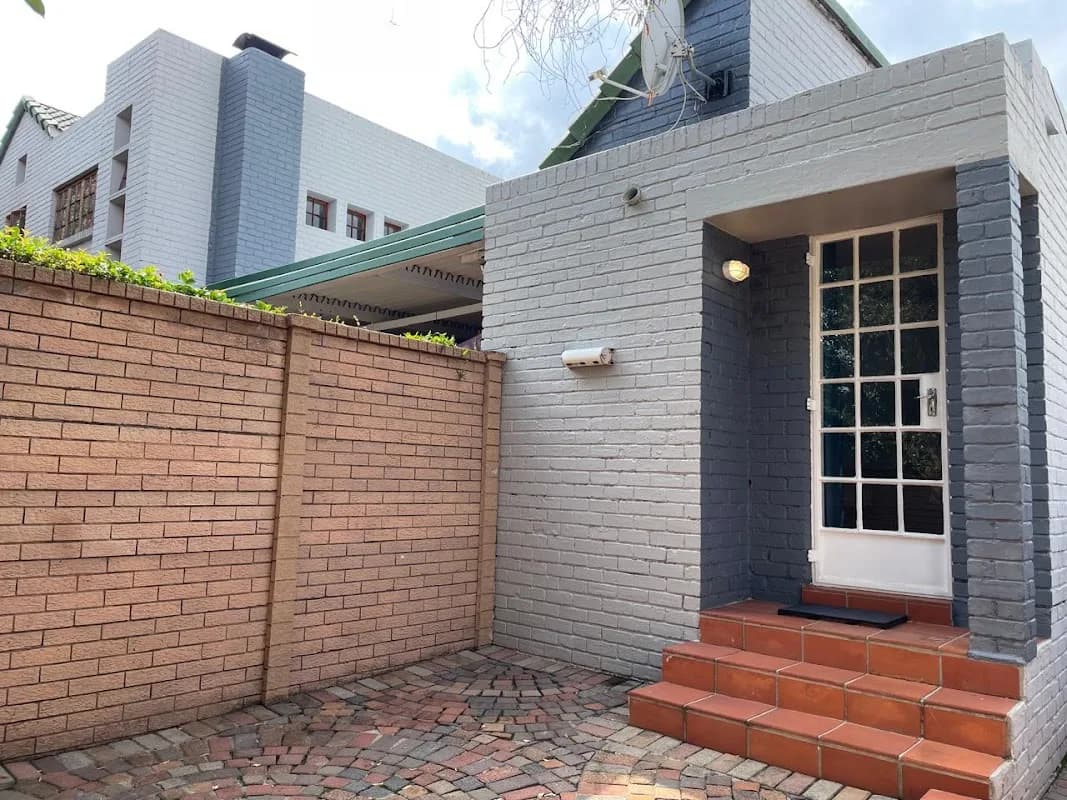 Guest house on Green in Greenside
