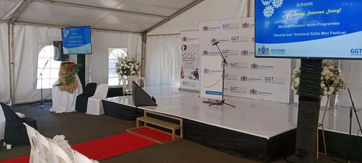 Royal Member Entertainment in Roodepoort CBD
