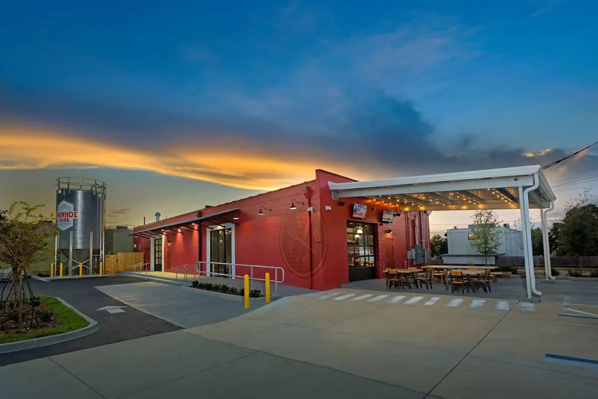 SIX The Agency in Maitland / Winter Park