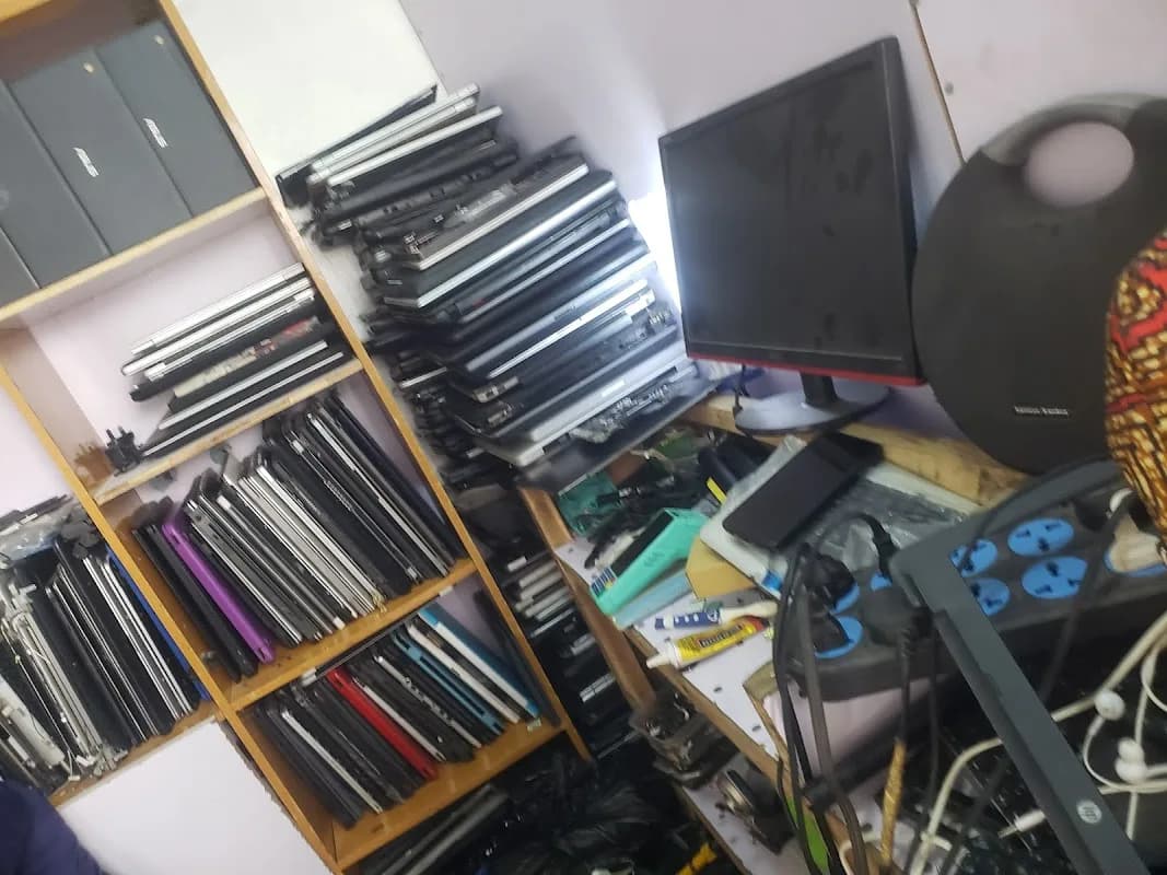 REMSONIC MULTI TECH COMPUTER in Ajah