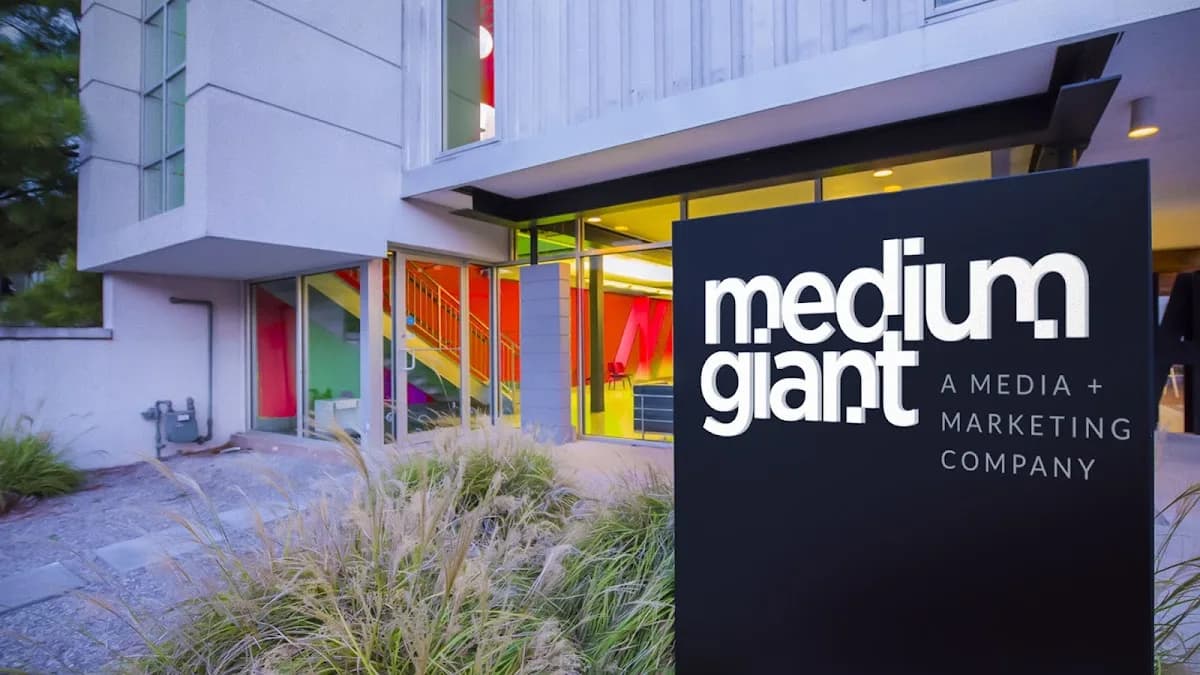 Medium Giant in South Tulsa / Tulsa Hills