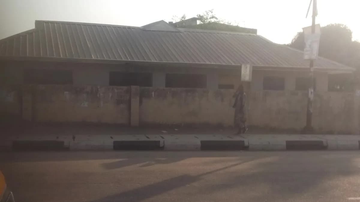 Adeyipe Medical Centre in Bariga