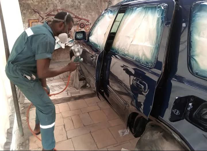FEMI CLASSIC SPRAY AUTO - Oven Spray Painting, Workshop, Car painting & bouffing, Automobile Workshop, Panel Beaters in Eagle Island