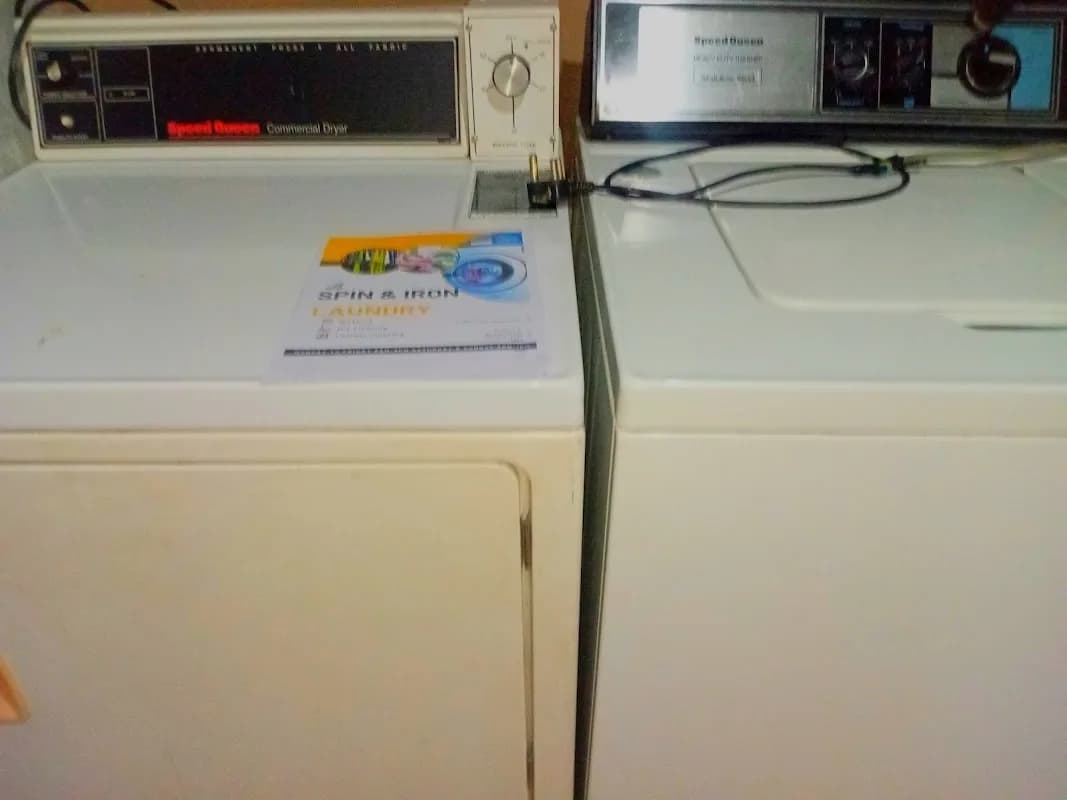 Spin & Splash laundry in Meadowlands