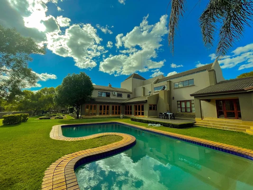 Ikhaya Lesizwe Guest House in Bryanston