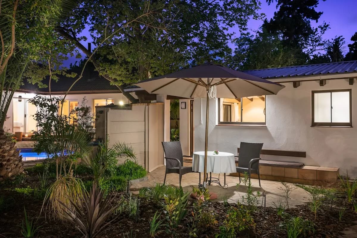 Just Unwind Self Catering Cottages in Somerset West CBD