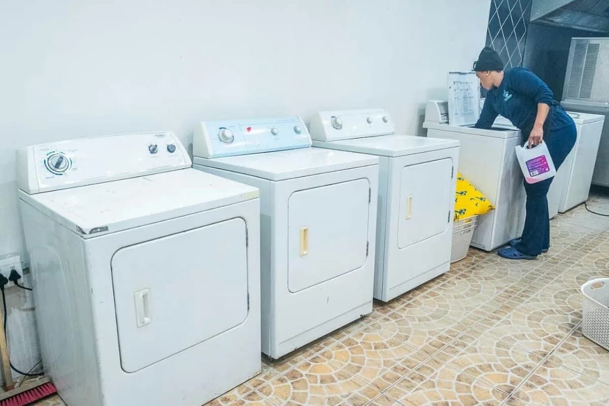 18 Hours Local Laundry in Khayelitsha