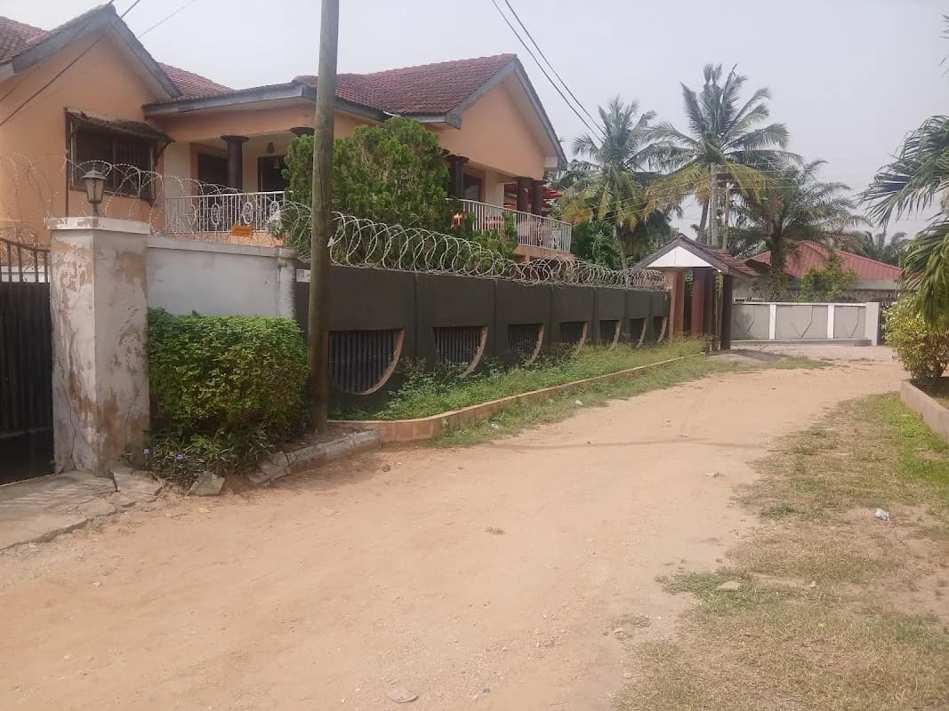 The Boakye's House, Paraku Estate House in Dome
