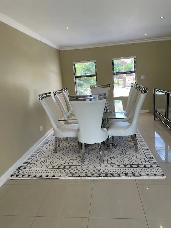 Simphiwe Build &Decor in Mangaung