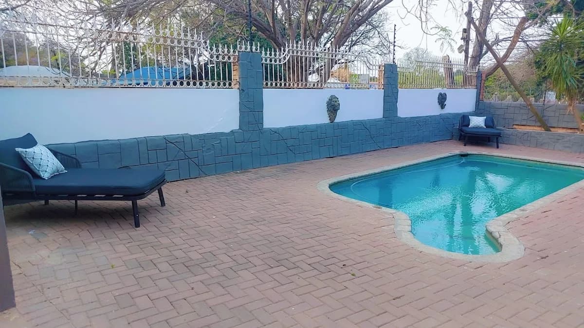 Eight Martjie Guesthouse in Brits Central
