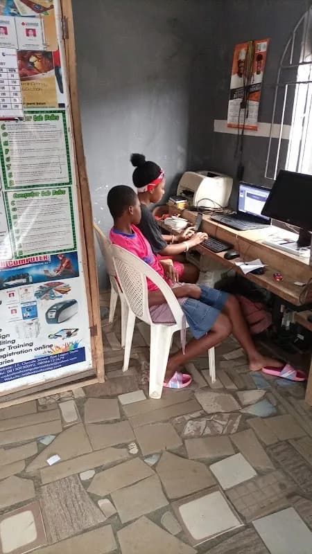 Walentinoh Computer Institute in Epe