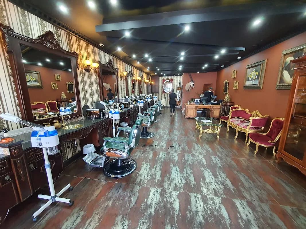 THE OLD TOWN BARBERSHOP in Paulshof