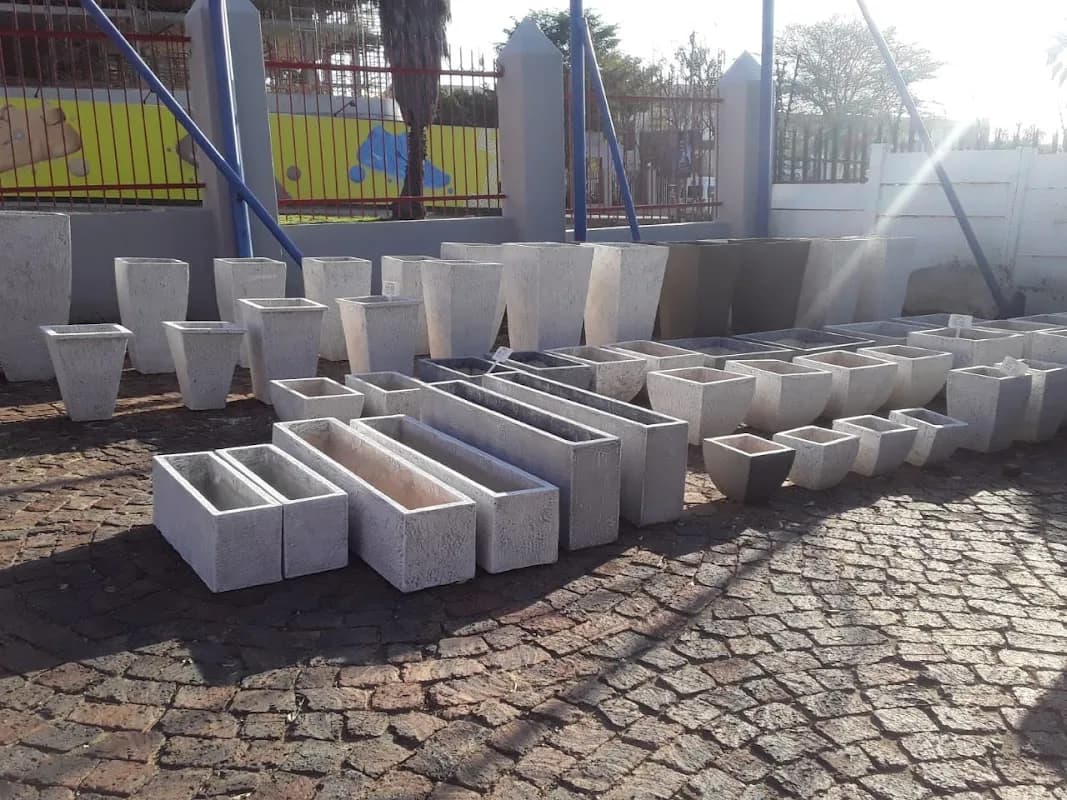 Pots and Pebbles in Greenside