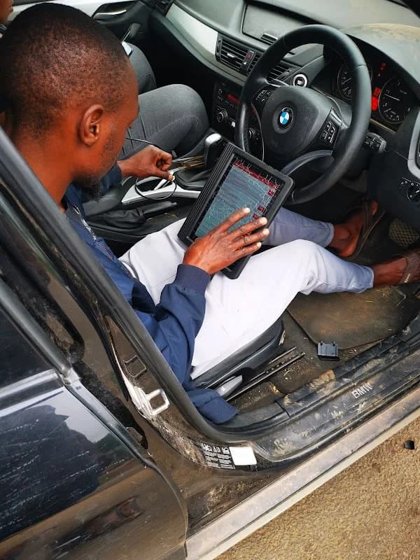 Hav2 Auto Repairs and Key Programming in Ncambedlana